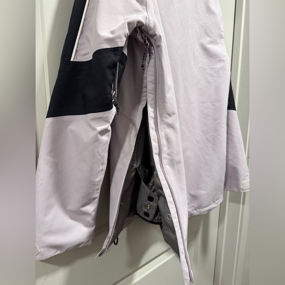 Volcom Women's Mirror Pullover Ski Jacket - Picture 16 of 16